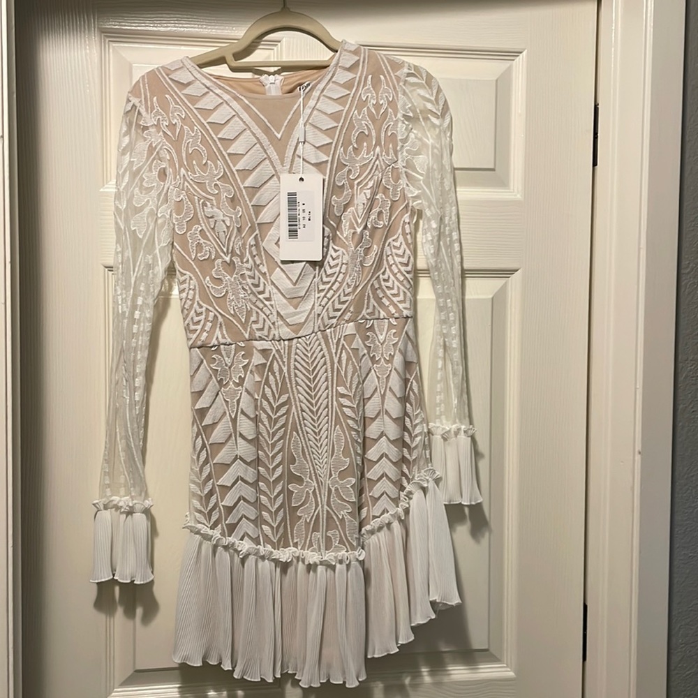 White king sleeve dress